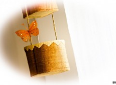 Wallpapers Objects Papillon sur suspension orange