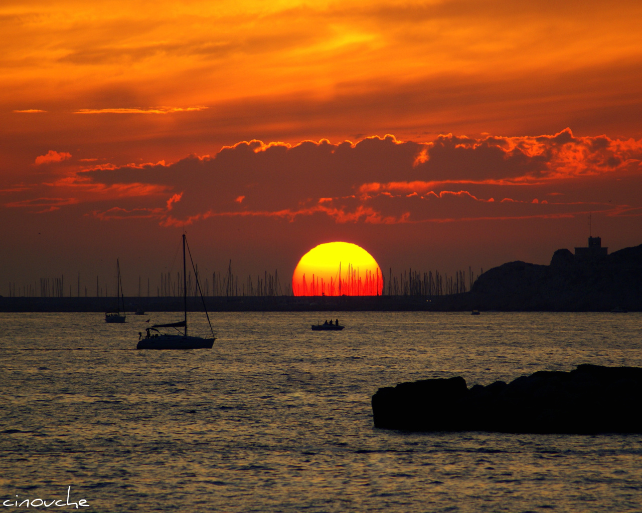 Fonds d'cran Nature Couchers et levers de Soleil red