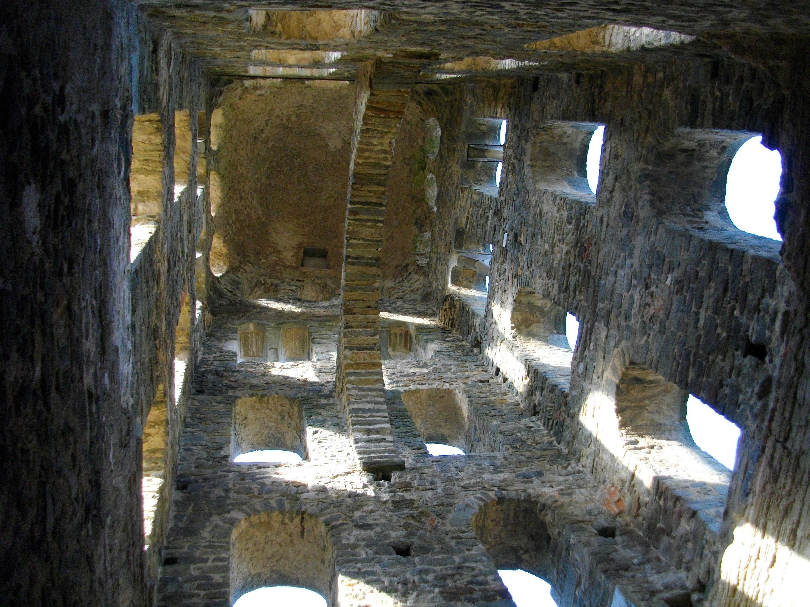 Wallpapers Constructions and architecture Ruins vieux clocher d'un monastre