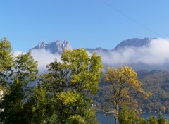 Fonds d'cran Nature Lac D'Annecy Entoure Par Les Dents De Lanfon