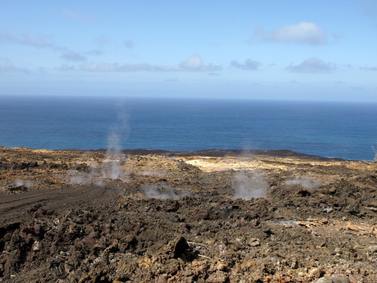 Fonds d'cran Voyages : Afrique La Runion Coule de lave : Piton de la Fournaise