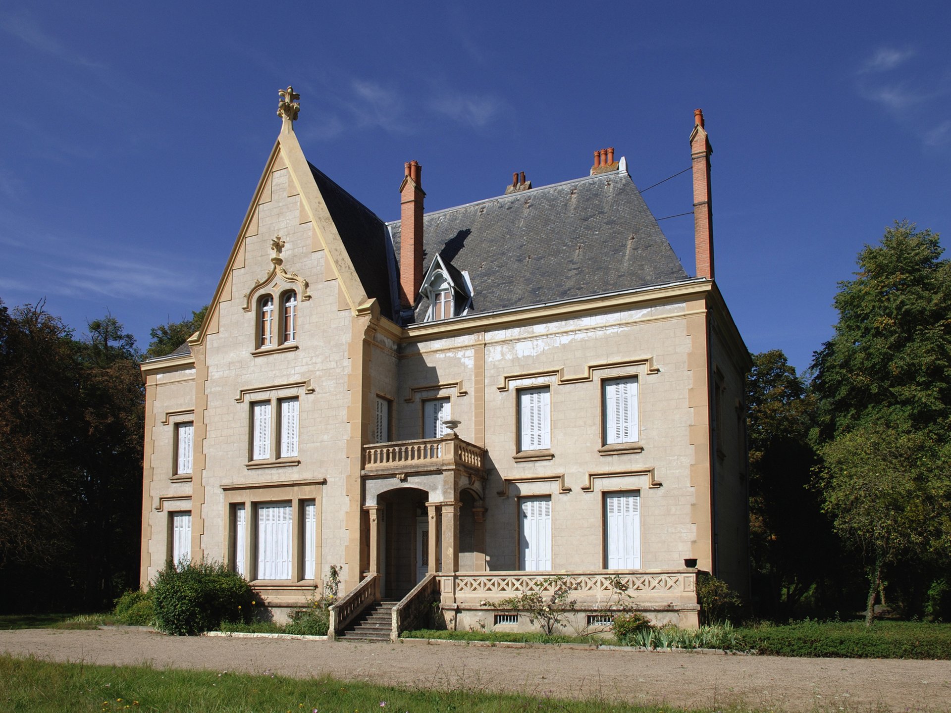 Fonds d'cran Constructions et architecture Chteaux - Palais chateau sainte Anne ,Loire 42