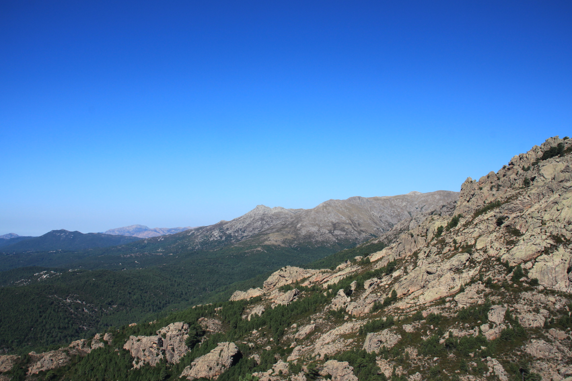 Fonds d'cran Nature Montagnes Massif de Bavella en Corse