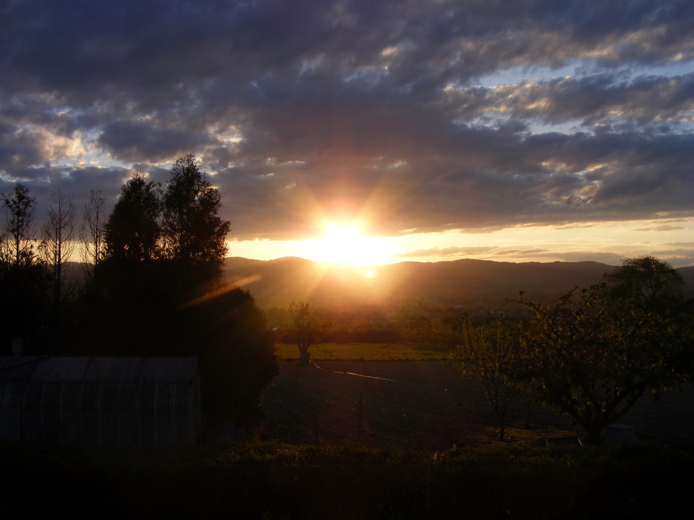 Fonds d'cran Nature Couchers et levers de Soleil Coucher de Soleil