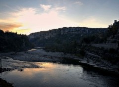 Fonds d'cran Nature Coucher de soleil sur la rivire...( Ardche)