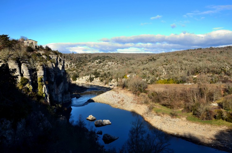 Fonds d'cran Nature Fleuves - Rivires - Torrents Une vue sur l'Ardche en hiver