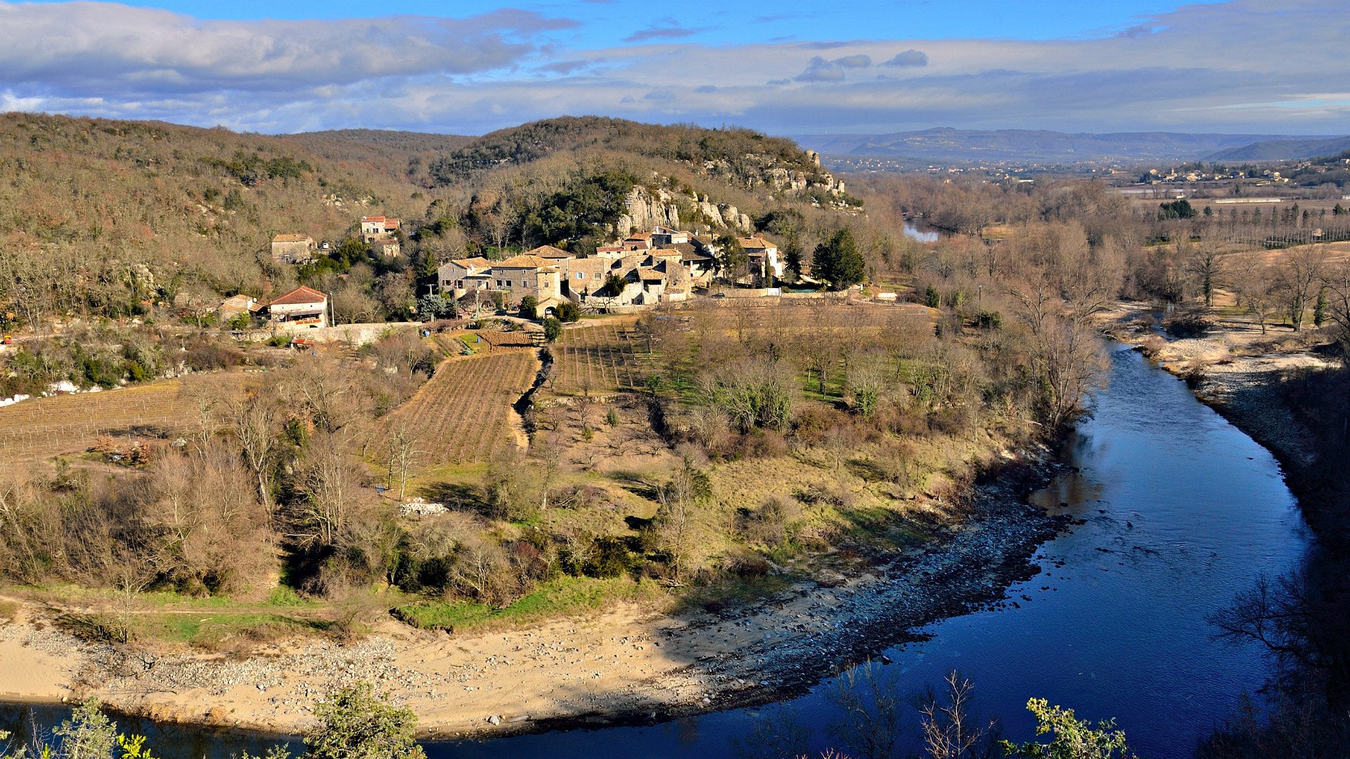 Wallpapers Nature Landscapes Le hameau de Servires prs de Balazuc sur l'Ardche