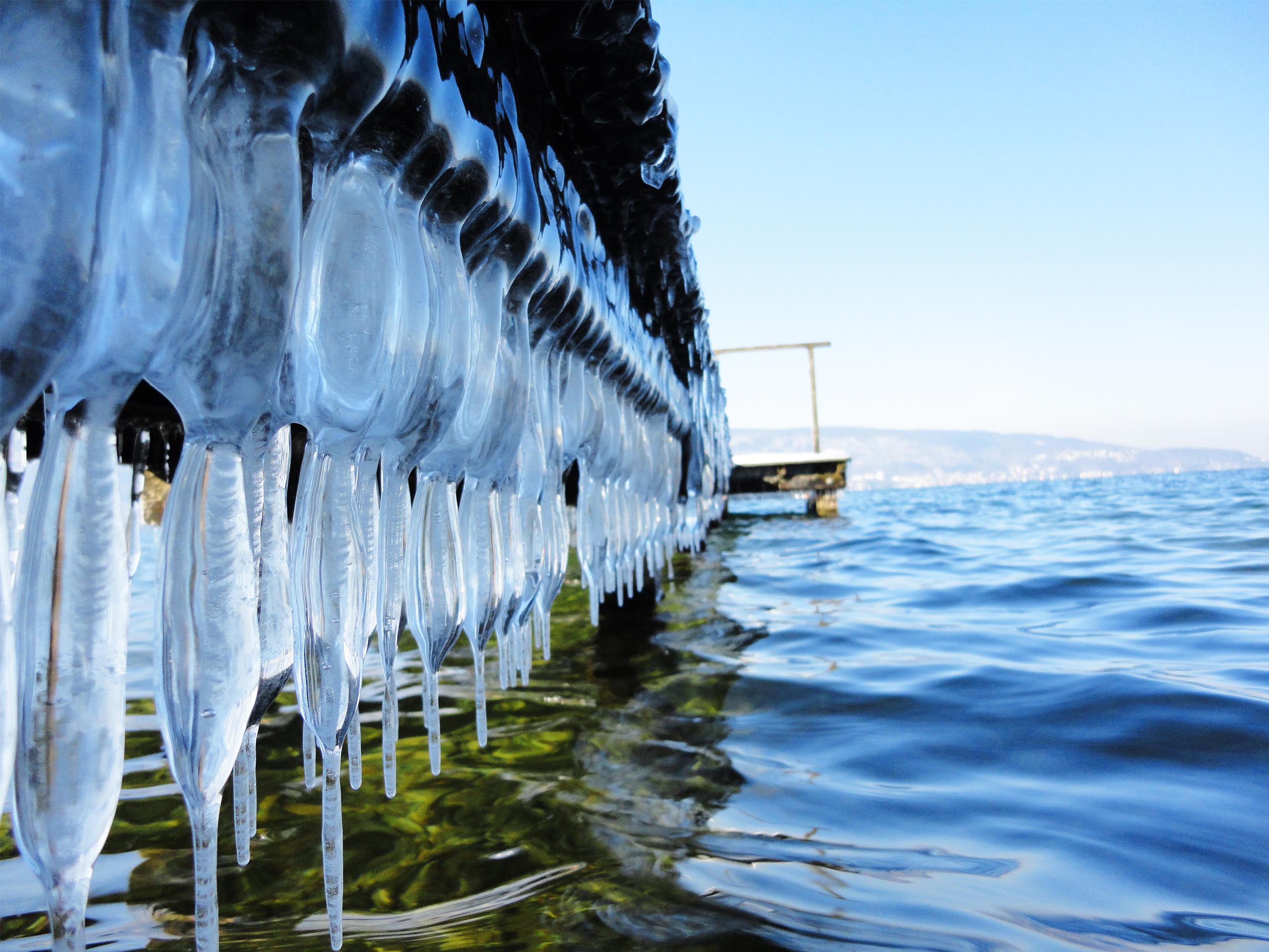 Fonds d'cran Nature Saisons - Hiver Stalactite au ponton