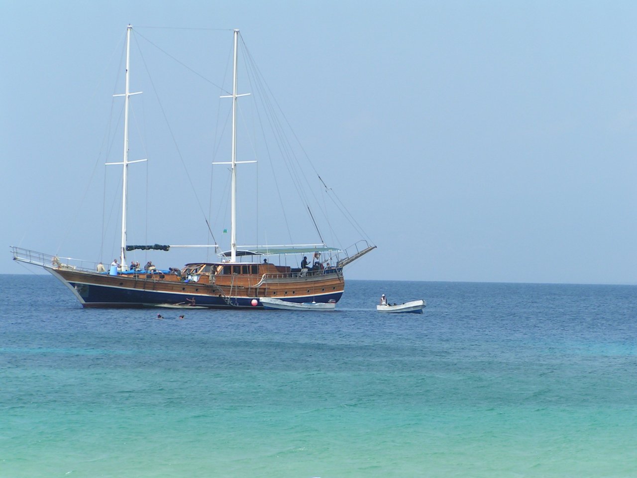 Fonds d'cran Voyages : Afrique Djibouti voilier sur mer turquoise