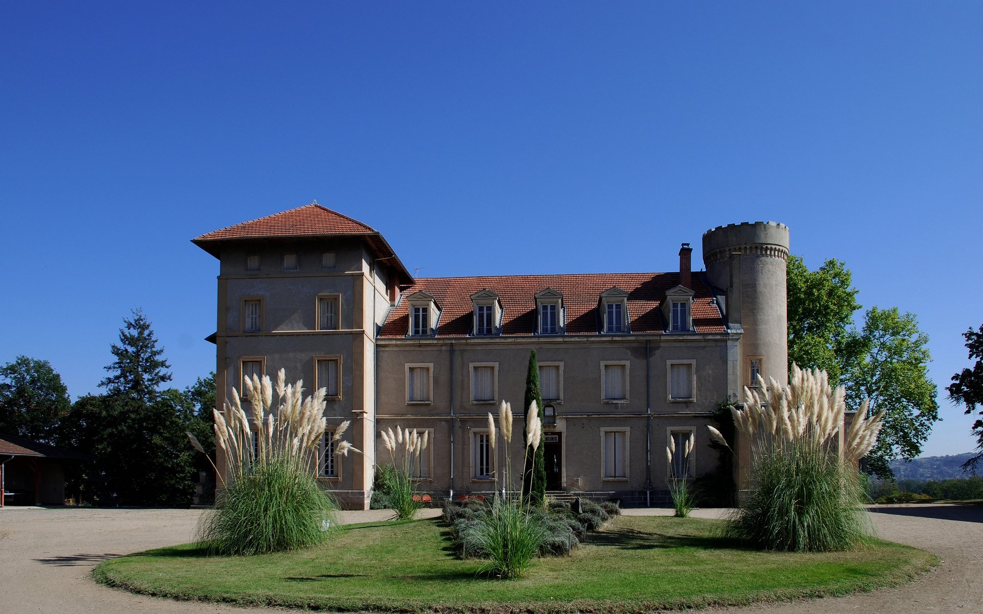 Fonds d'cran Constructions et architecture Chteaux - Palais Chateau le grand Clos , Cuzieu ,Loire 42