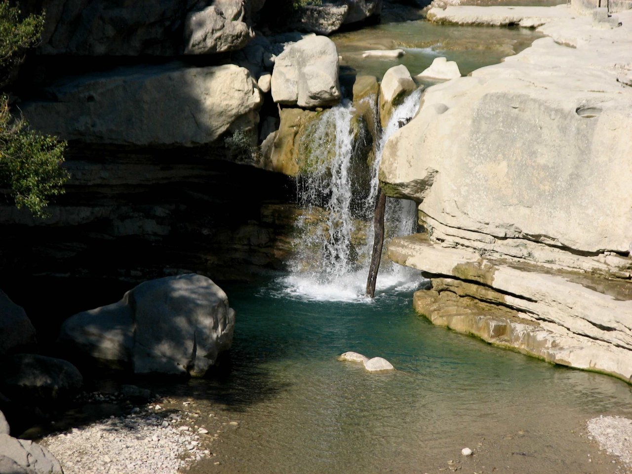 Wallpapers Nature Rivers - Torrents Dans les gorges de la Mouge  ( Hautes Alpes )