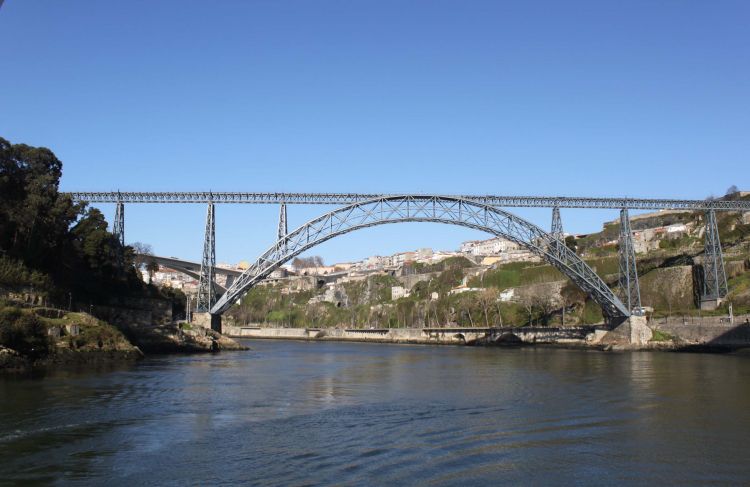 Fonds d'cran Constructions et architecture Ponts - Aqueducs Porto - Pont Maria Pia sur le Douro