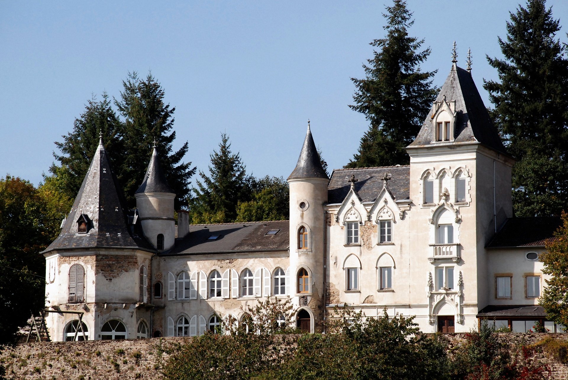 Fonds d'cran Constructions et architecture Chteaux - Palais chateau de Trmolin ,Loire 42