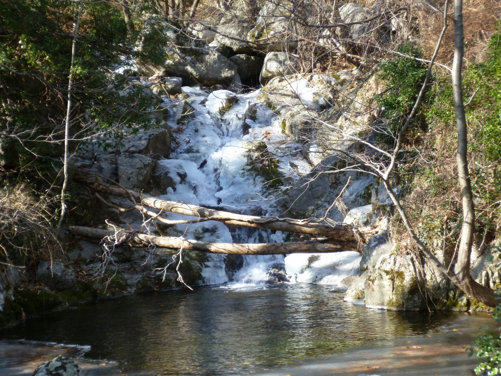 Wallpapers Nature Waterfalls cascade hivernale