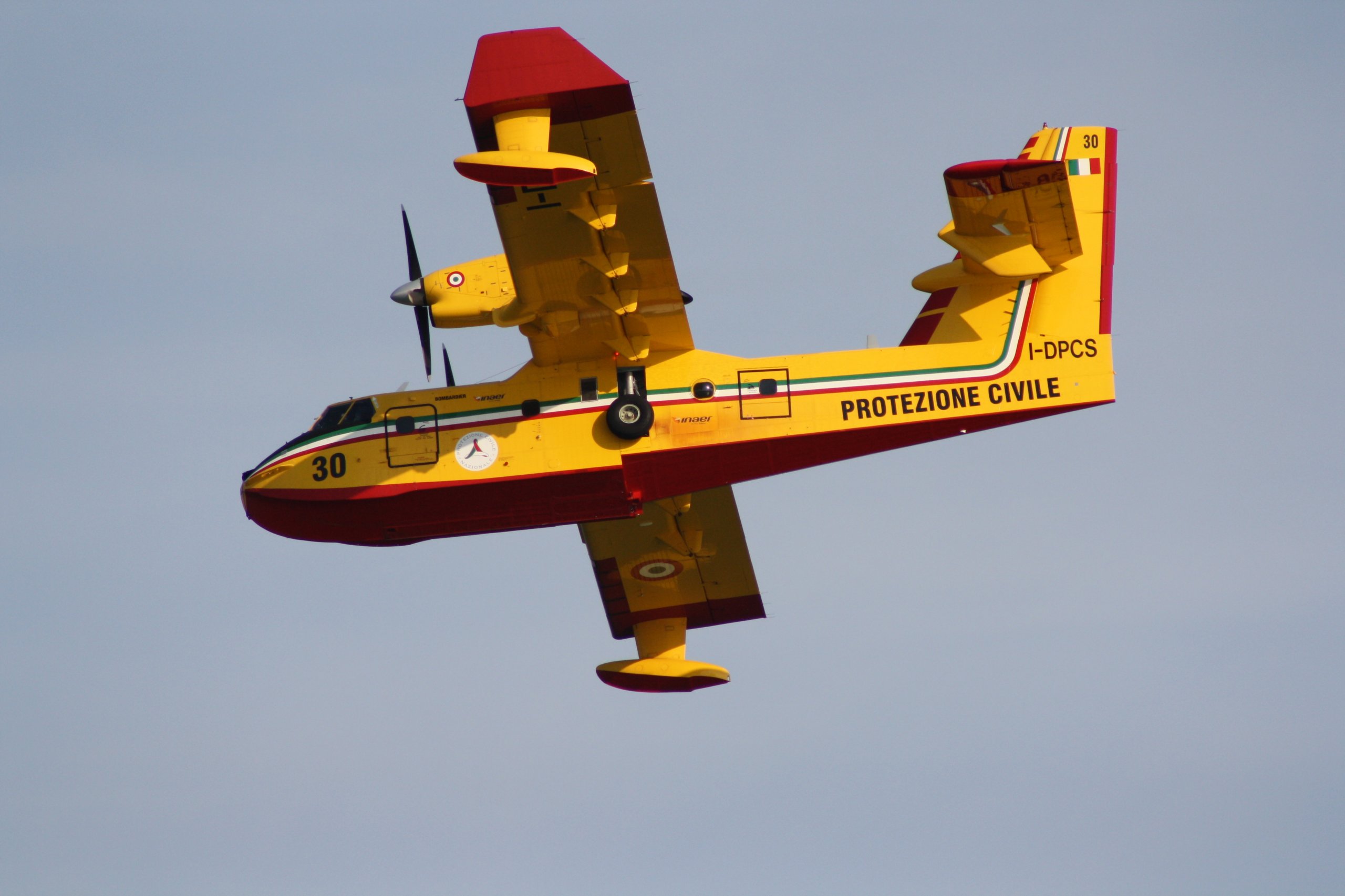 Wallpapers Planes Canadairs agosto 2012 air in Lignano Sabiadoro