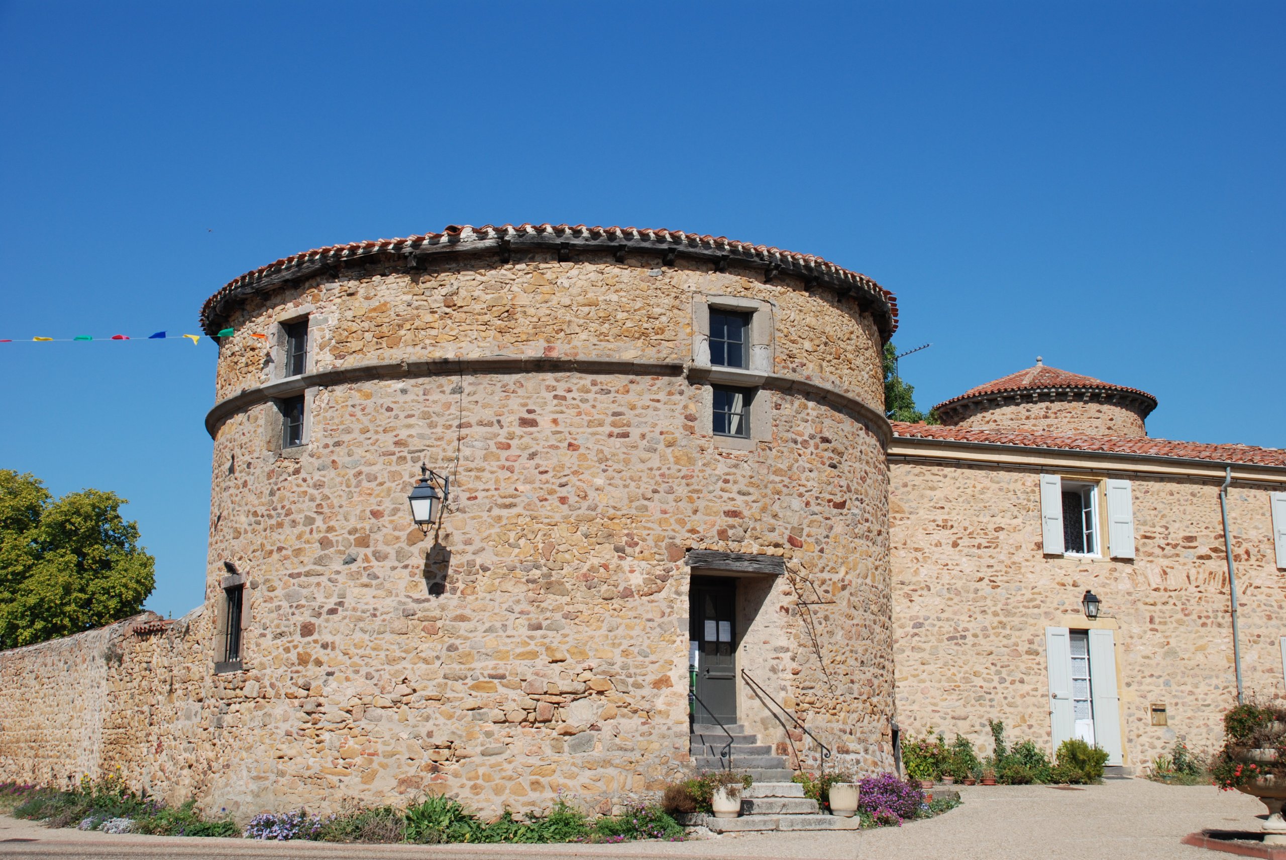 Fonds d'cran Constructions et architecture Chteaux - Palais chateau de saint Marcel de Flines ,Loire 42