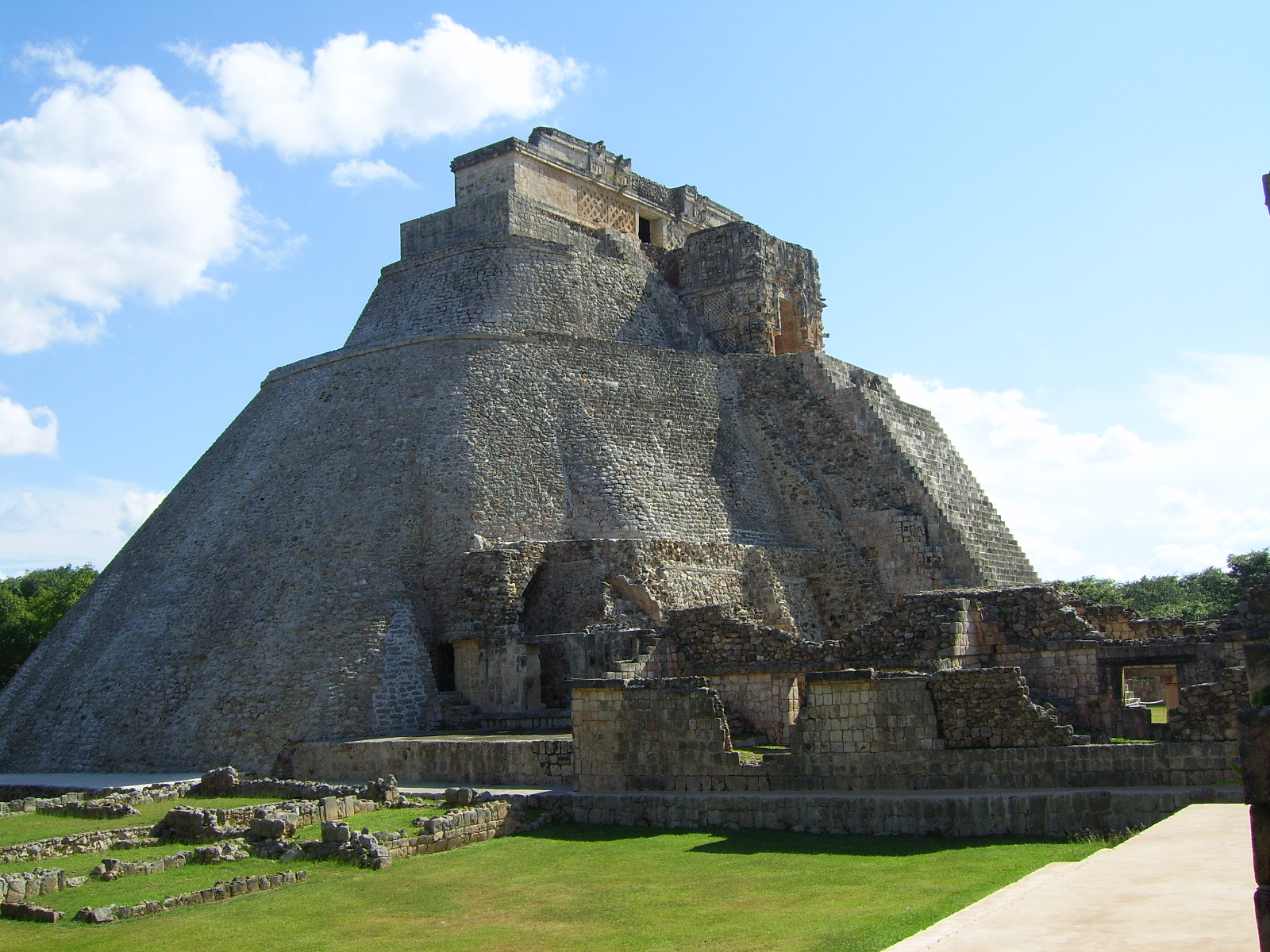 Fonds d'cran Constructions et architecture Ruines - Vestiges Pirmide de Uxmal