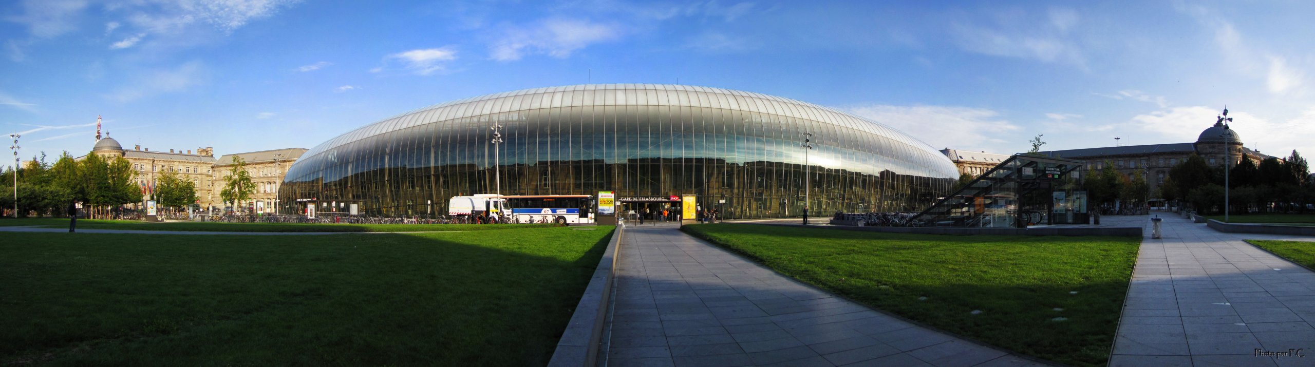 Fonds d'cran Constructions et architecture Gares - Rails La gare en bulle