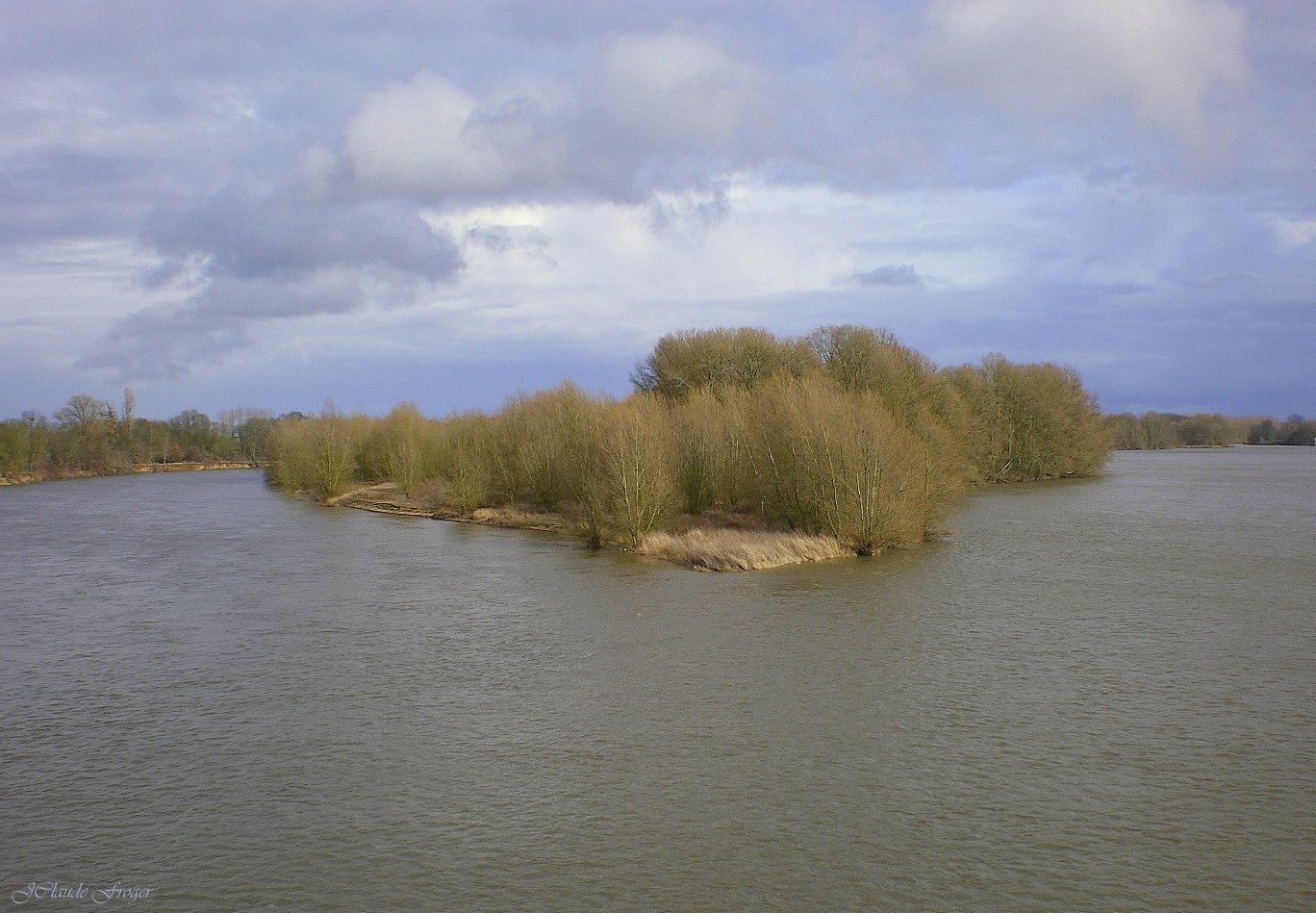 Wallpapers Nature Rivers - Torrents La Loire Fleuve sauvage et ses multiples îles 