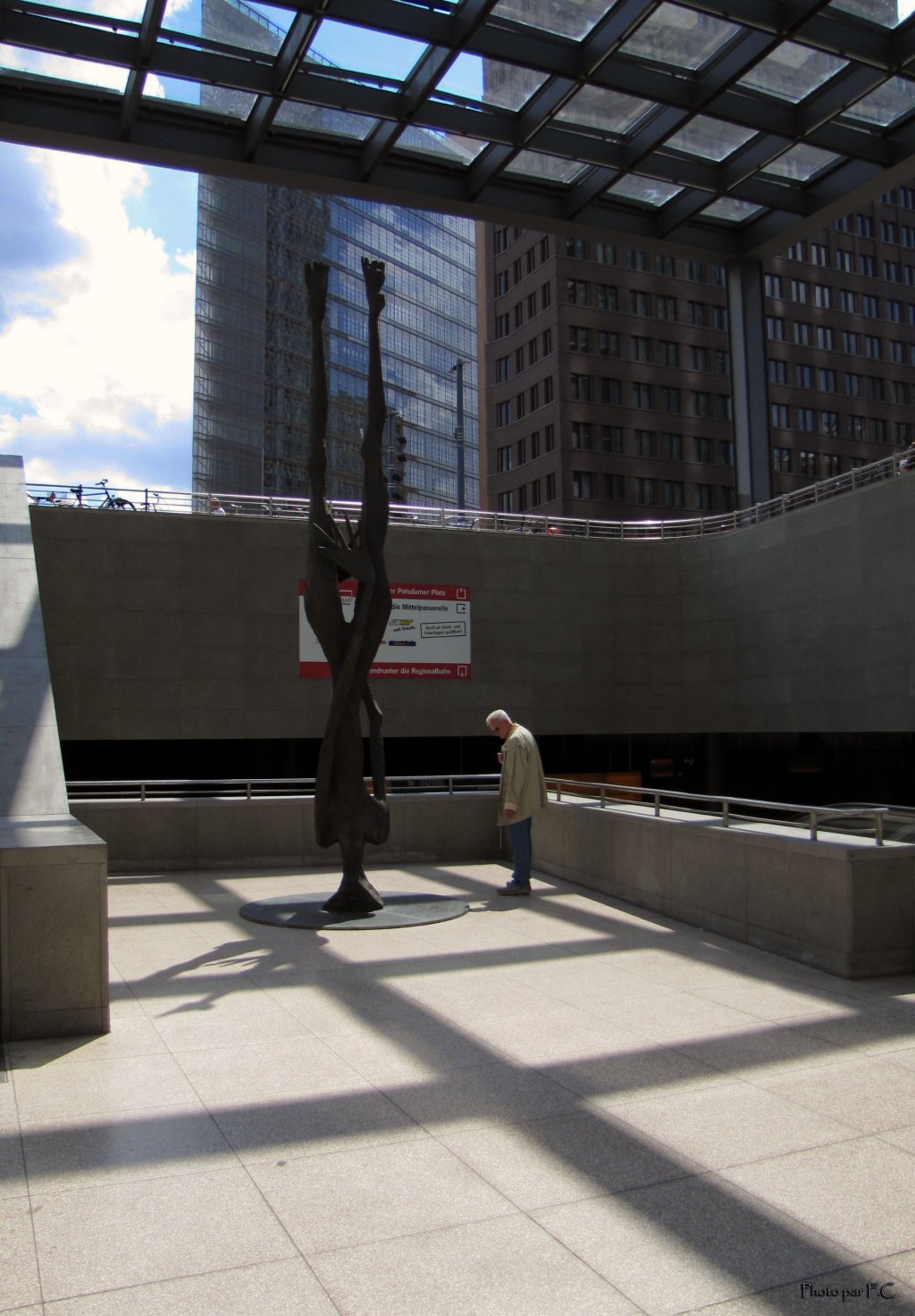 Fonds d'cran Constructions et architecture Statues - Monuments Deux hommes