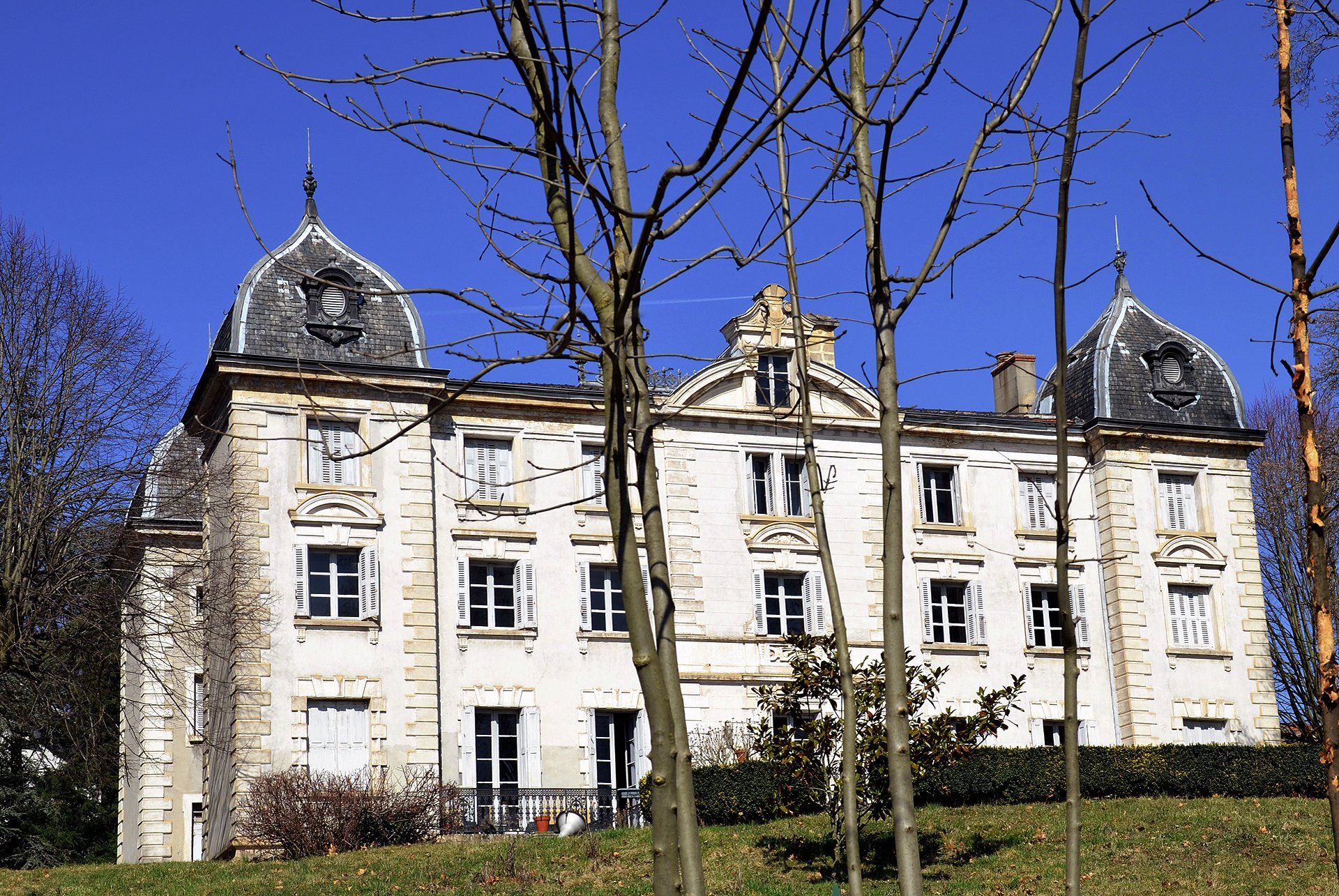 Wallpapers Constructions and architecture Castles - Palace chateau la Bertrandiere ,l 'Etrat ,Loire 42