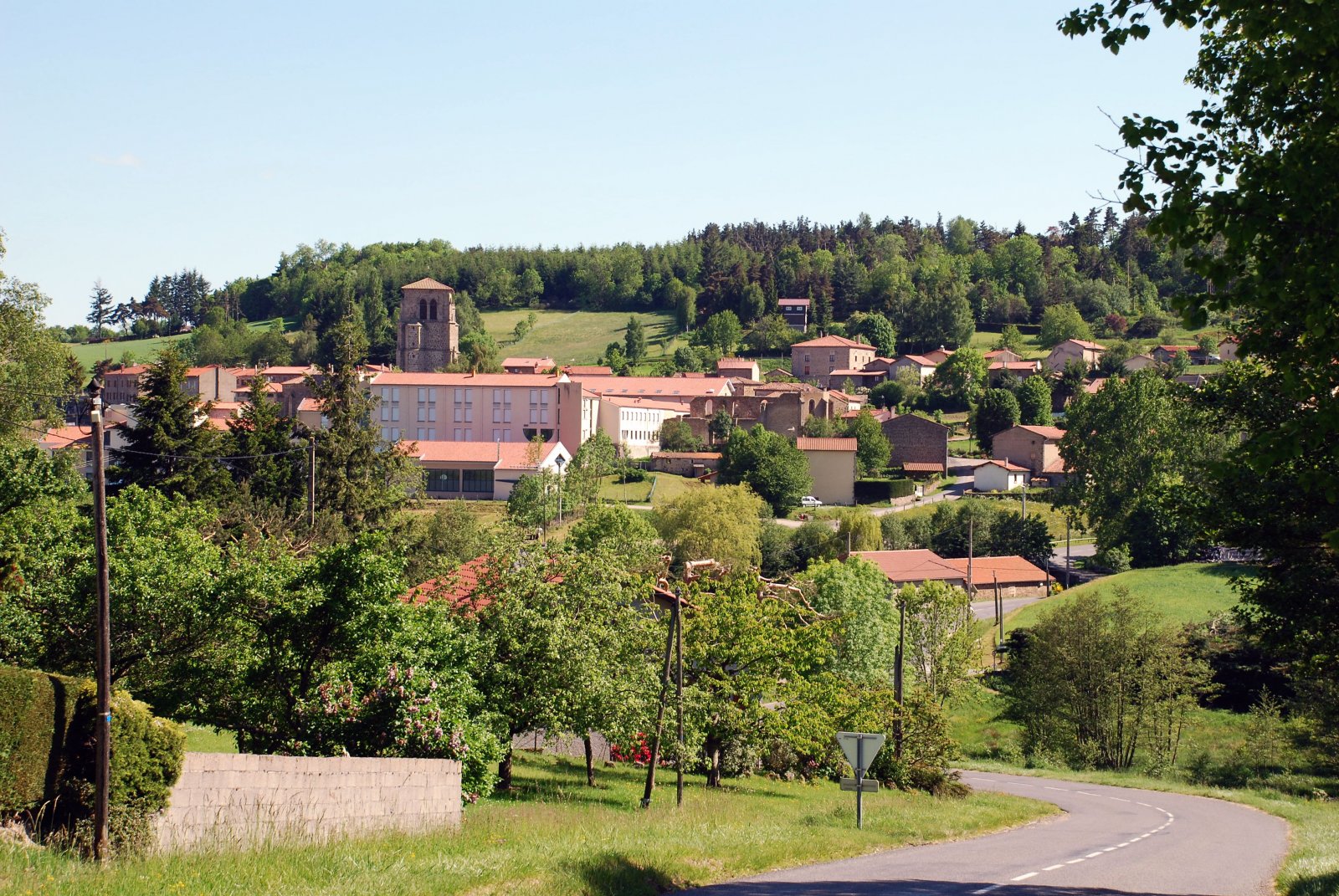 Fonds d'cran Constructions et architecture Villes - Villages Verrieres en Forez