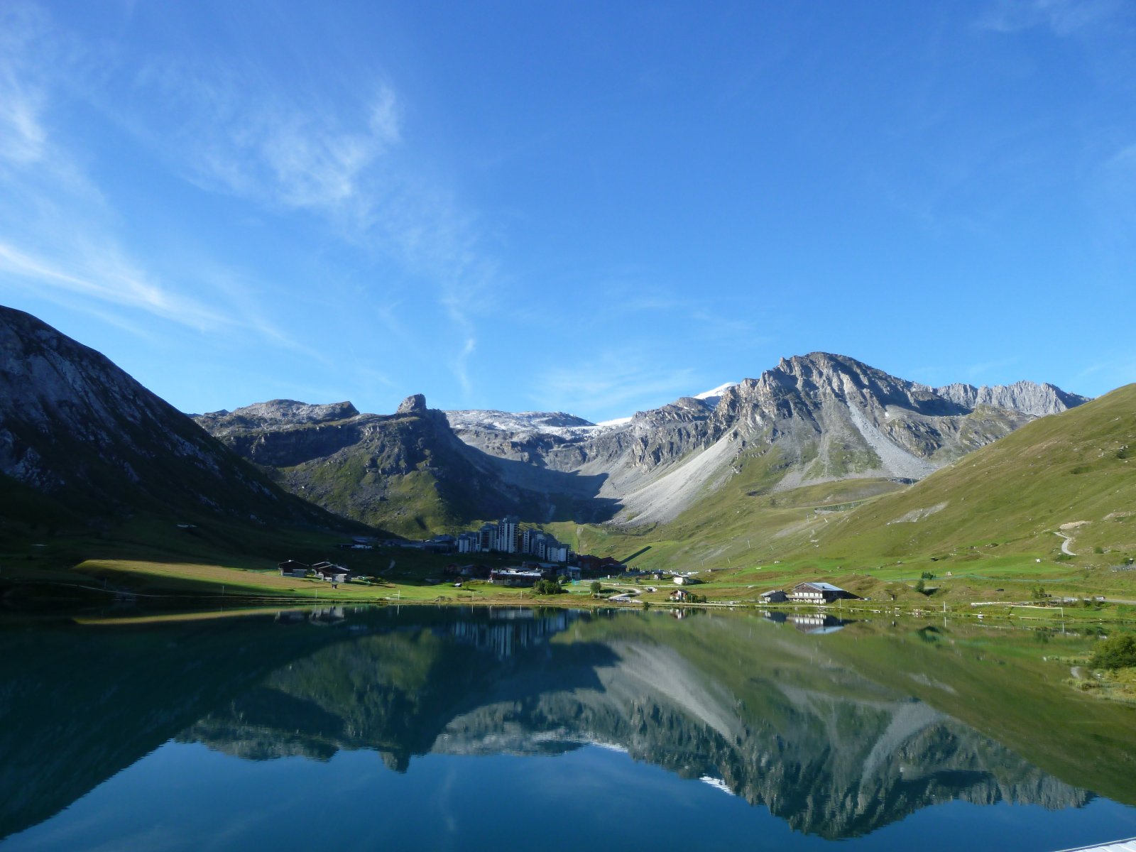 Wallpapers Trips : Europ France > Rhne-Alpes Lac de Tignes & Tignes.