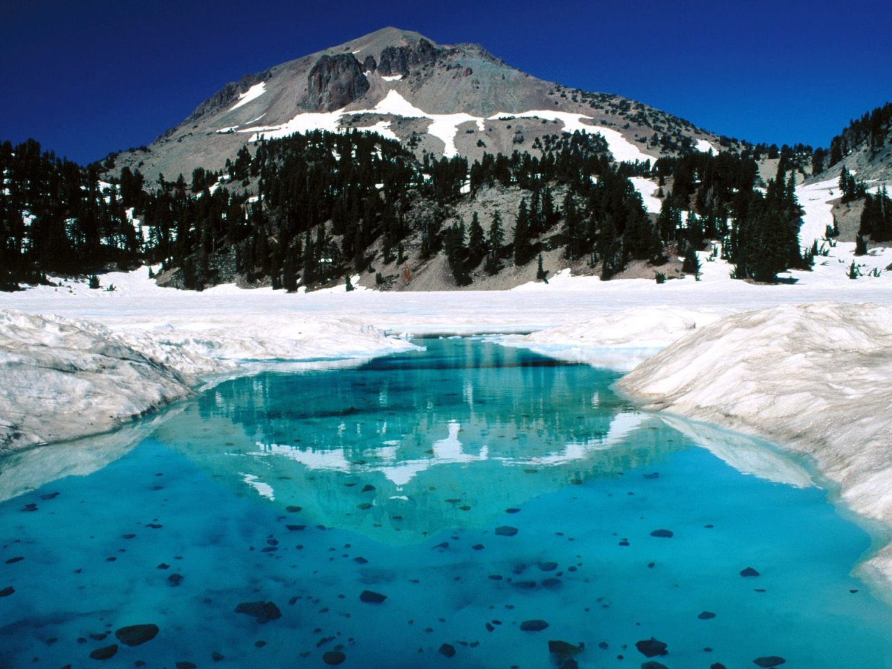 Fonds d'cran Nature Montagnes l hiver et ses paysage