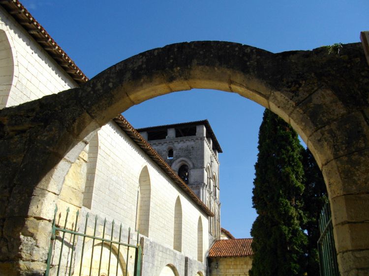 Wallpapers Constructions and architecture Religious Buildings abbaye de chancelade (24)