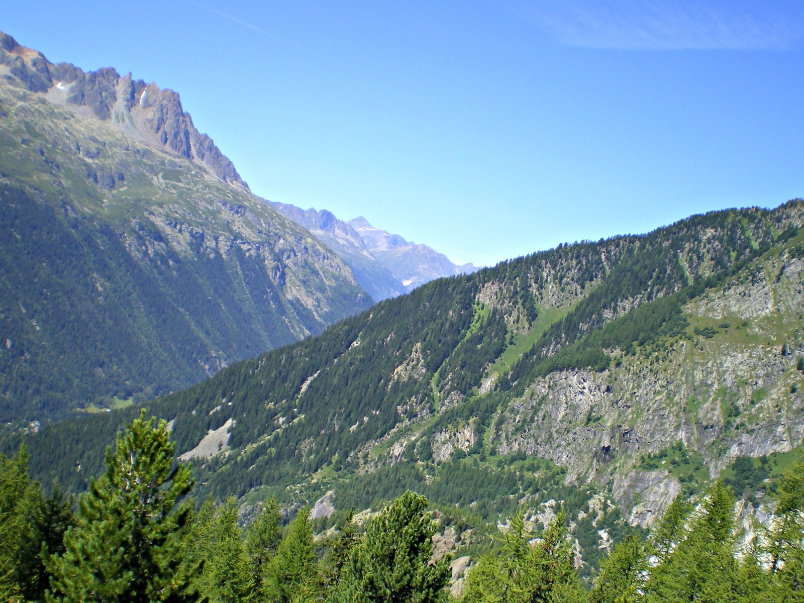 Wallpapers Nature Mountains au dessus de Chamonix