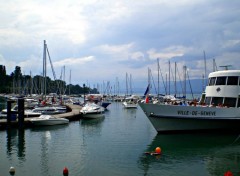  Bateaux petit port  Yvoire sur les bords du lac Lman