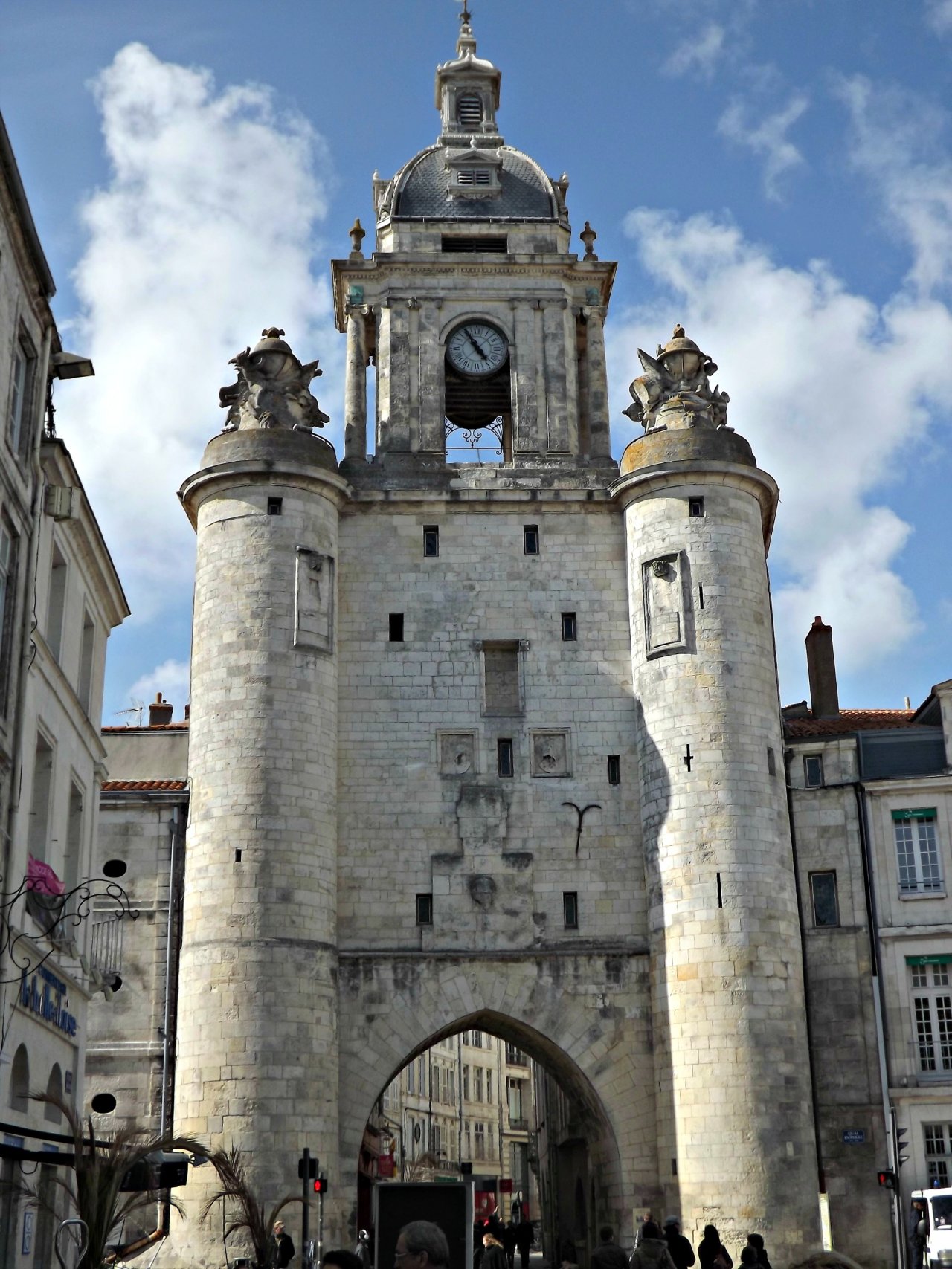 Fonds d'cran Constructions et architecture Chteaux - Palais tour de l'horloge (la rochelle)