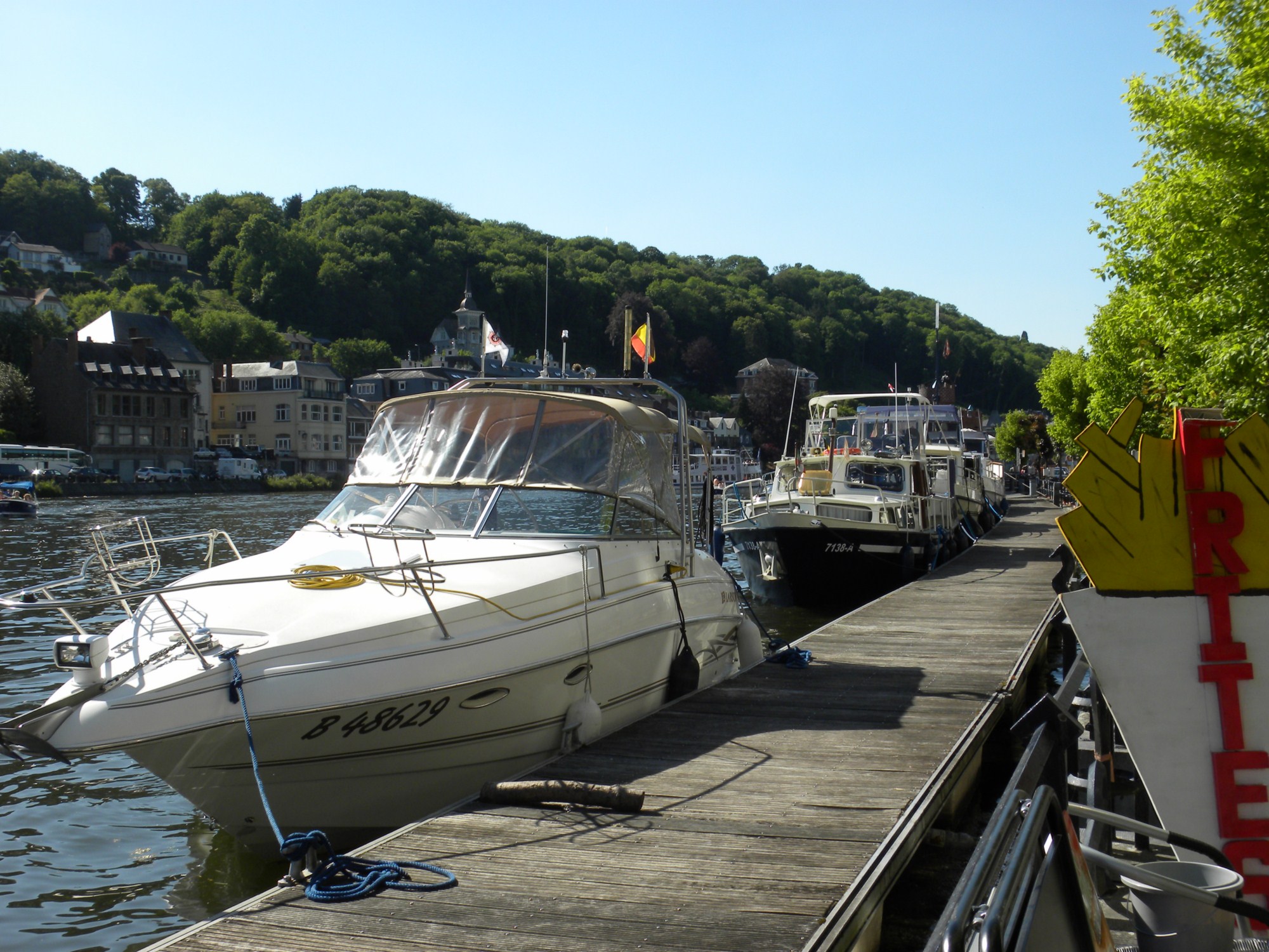 Fonds d'cran Bateaux Bateaux  moteur Dinant belgique