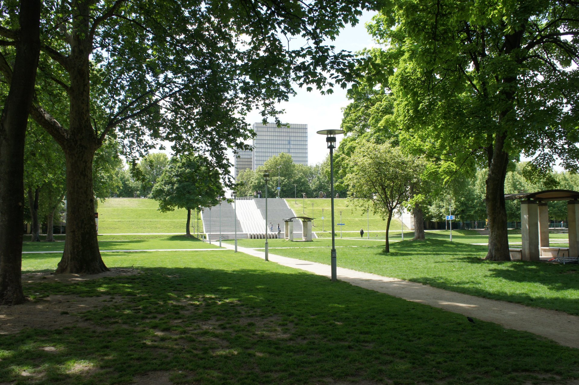 Wallpapers Nature Parks - Gardens Parc de Bercy  Paris   (photo prise le 17 mai 2012)