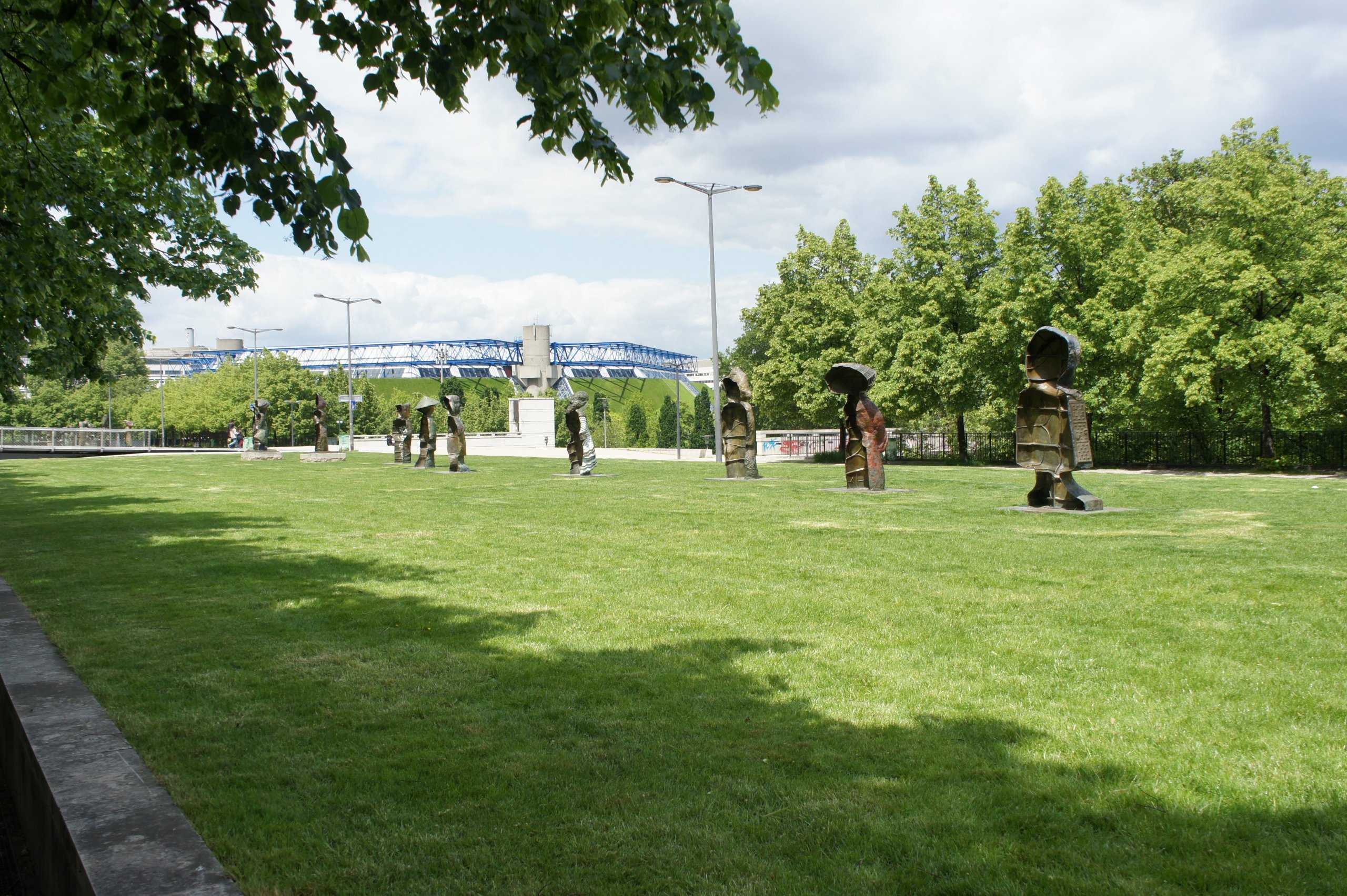 Wallpapers Nature Parks - Gardens  Statues les enfants du Monde par Rachid Khimoune  (photo prise le 17 mai 2012)