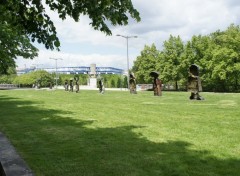 Fonds d'cran Nature  Statues les enfants du Monde par Rachid Khimoune  (photo prise le 17 mai 2012)