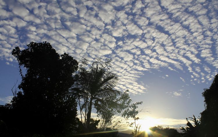 Fonds d'cran Nature Ciel - Nuages Couch de soleil - St-Benot 974