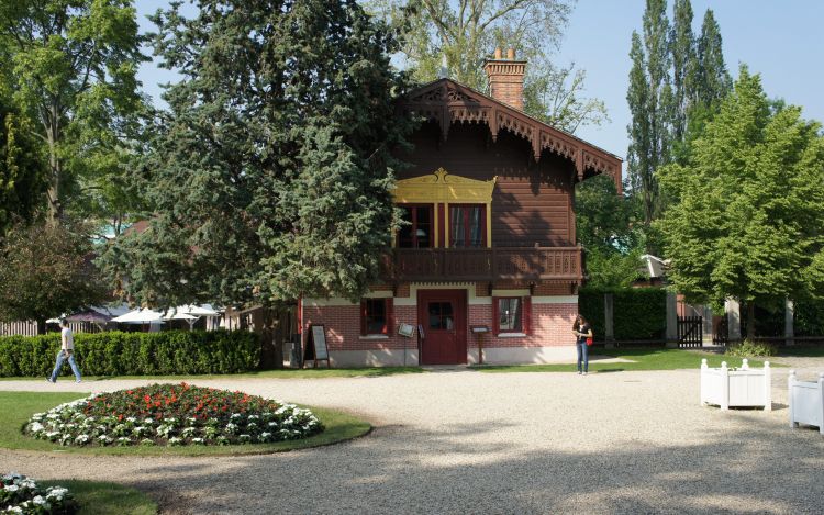 Wallpapers Constructions and architecture Houses Le Chalet du Parc Caillebotte Yerres 91  (photo prise le 23 mai 2012)