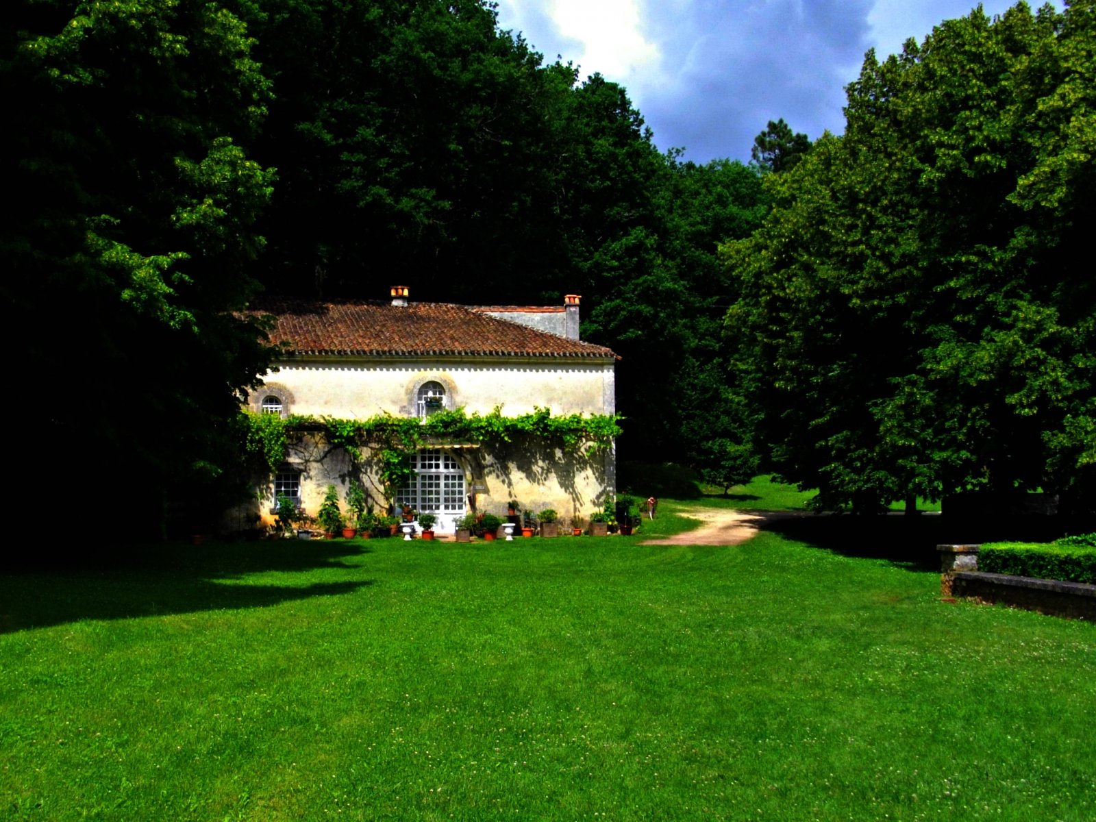 Wallpapers Constructions and architecture Houses annexe du chateau de puyguilhem (dordogne)