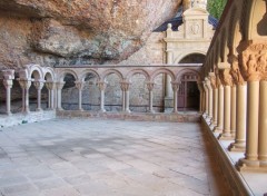  Constructions and architecture Clotre troglodyte de San Juan de la Pena, Aragon, Espagne