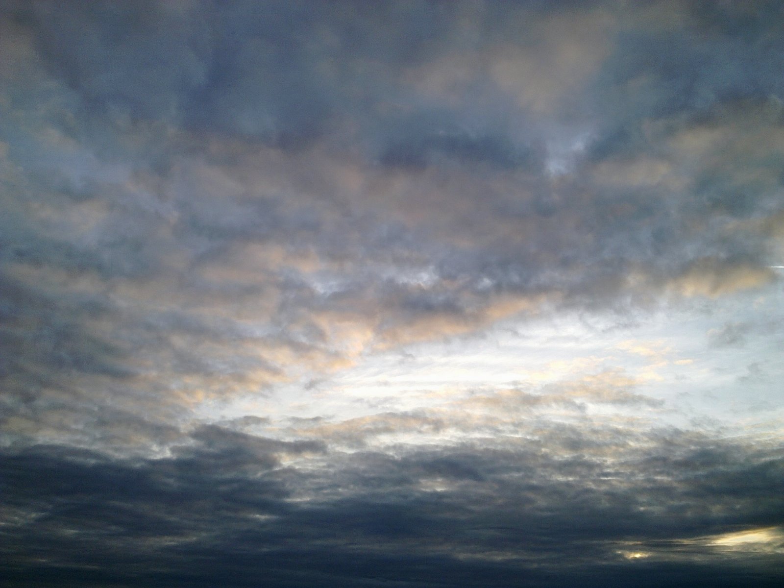 Fonds d'cran Nature Ciel - Nuages Ciel nuageux ciel bleu.