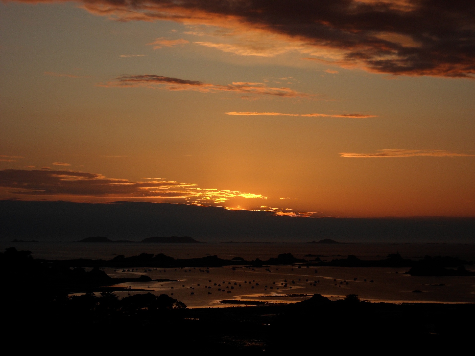 Fonds d'cran Nature Couchers et levers de Soleil ciels ^^