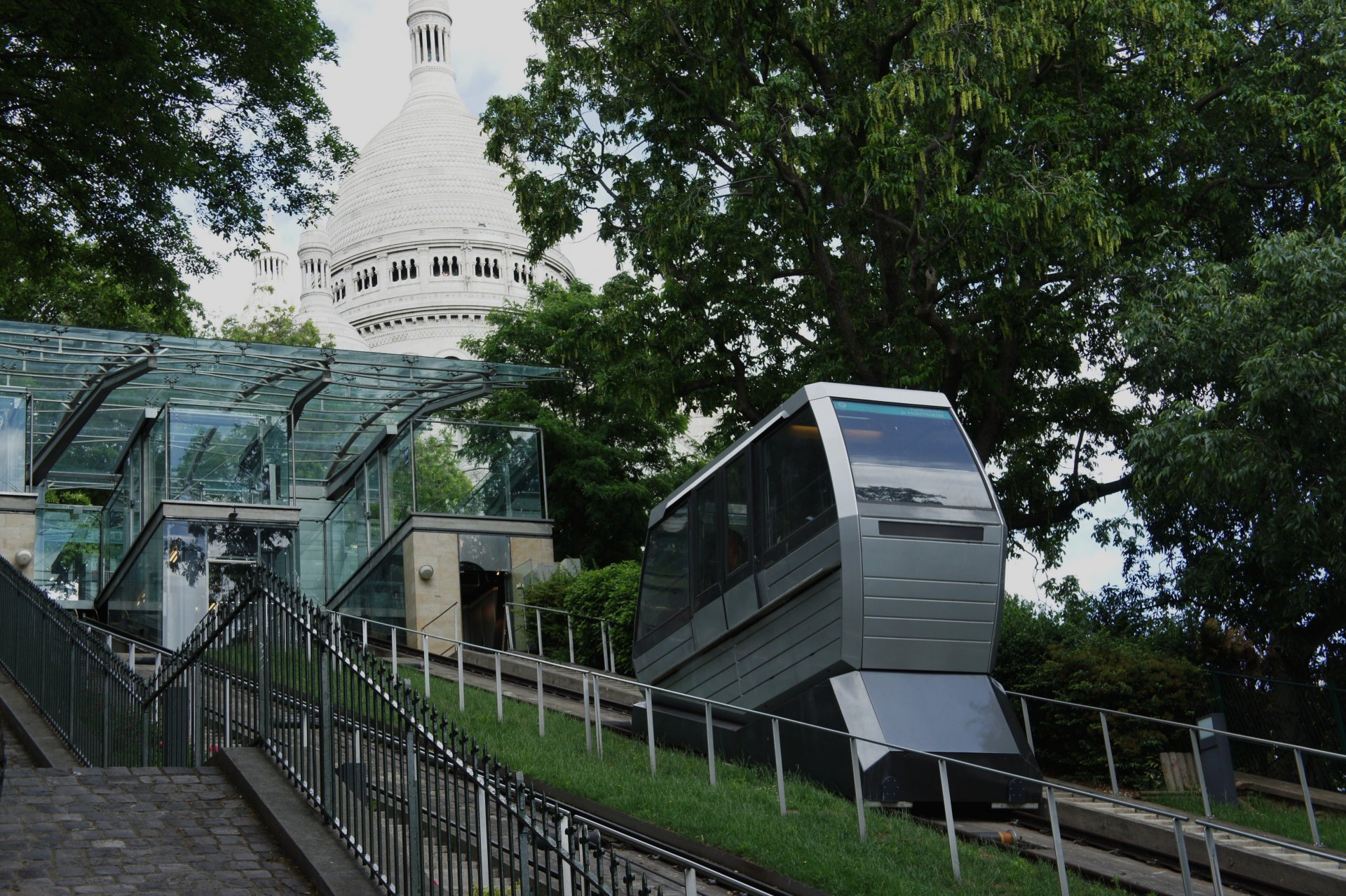 Wallpapers Trips : Europ France > Ile-de-France > Paris Le funiculaire de Montmartre  Paris   (photo prise le 8-06-2012