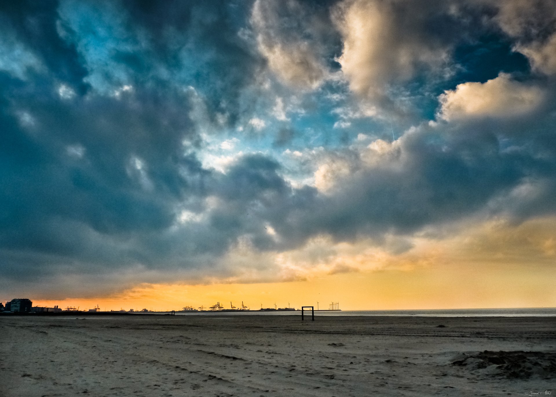 Fonds d'cran Nature Mers - Ocans - Plages Industrial Horizons