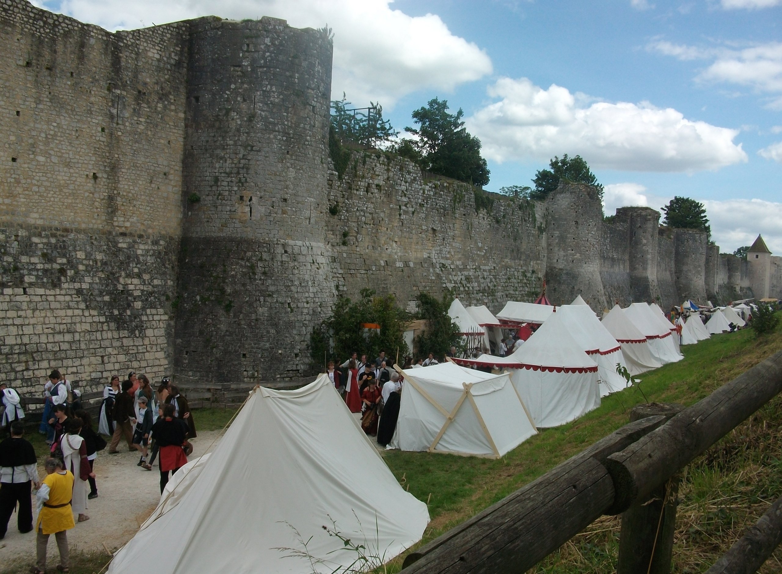 Fonds d'cran Hommes - Evnements Carnavals - Costumes Les 29 Mdivale de Provins 23-24 juin 2012