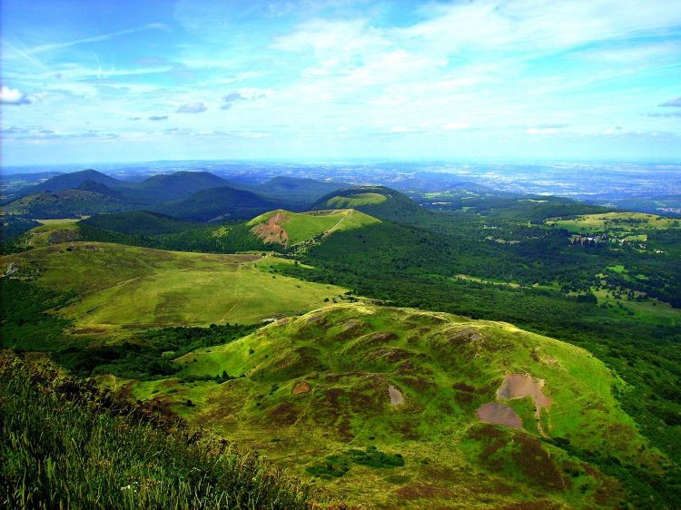 Wallpapers Nature Volcanoes vue du sommet du puy de dome (auvergne)  