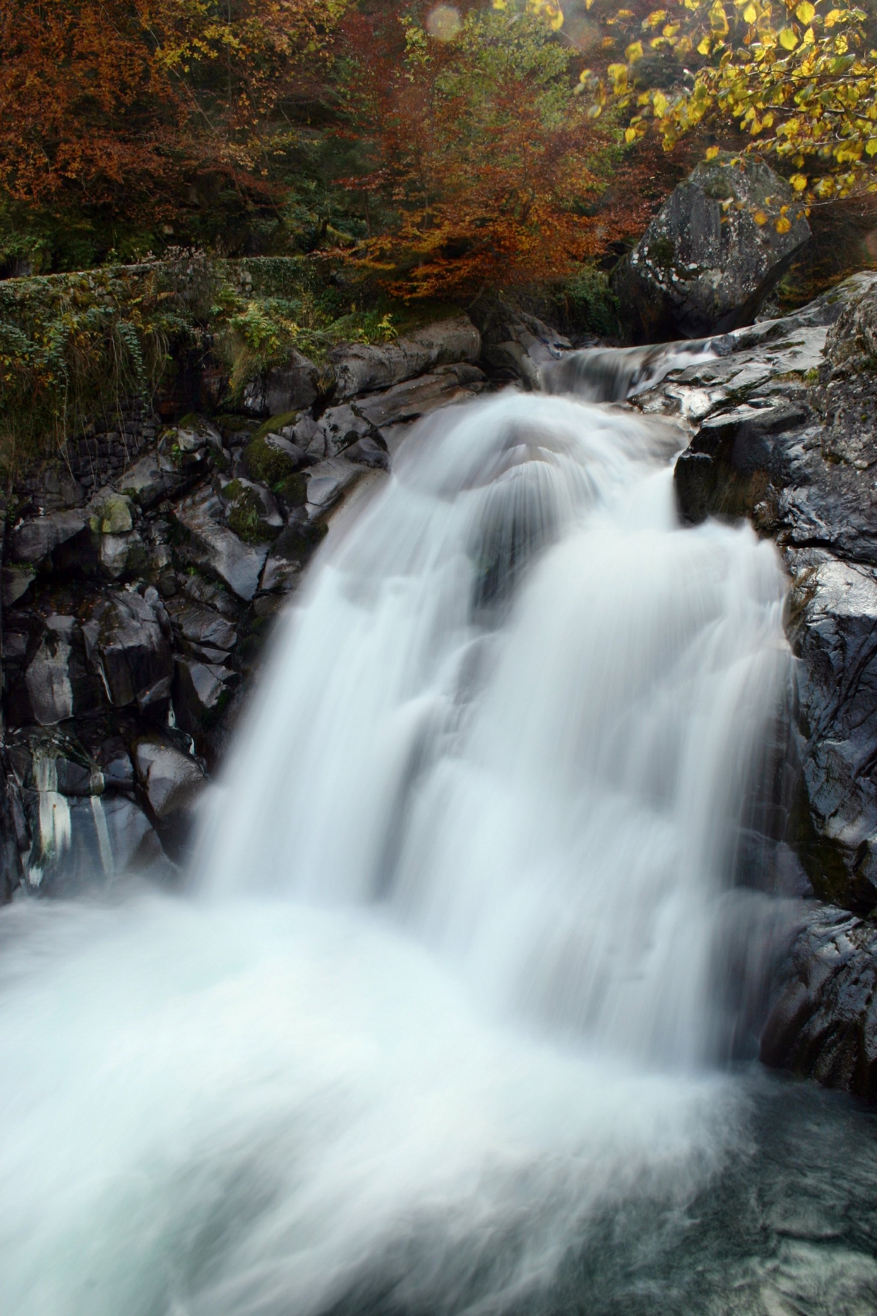 Fonds d'cran Nature Cascades - Chutes cascade pyrnes