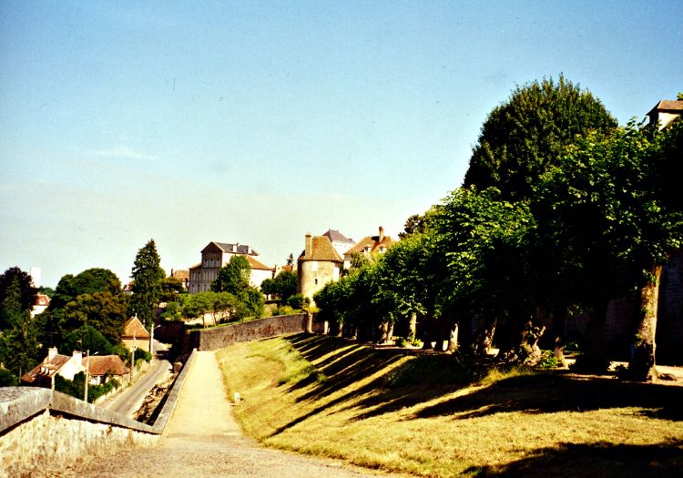 Fonds d'cran Voyages : Europe France > Bourgogne Avallon (Yonne)