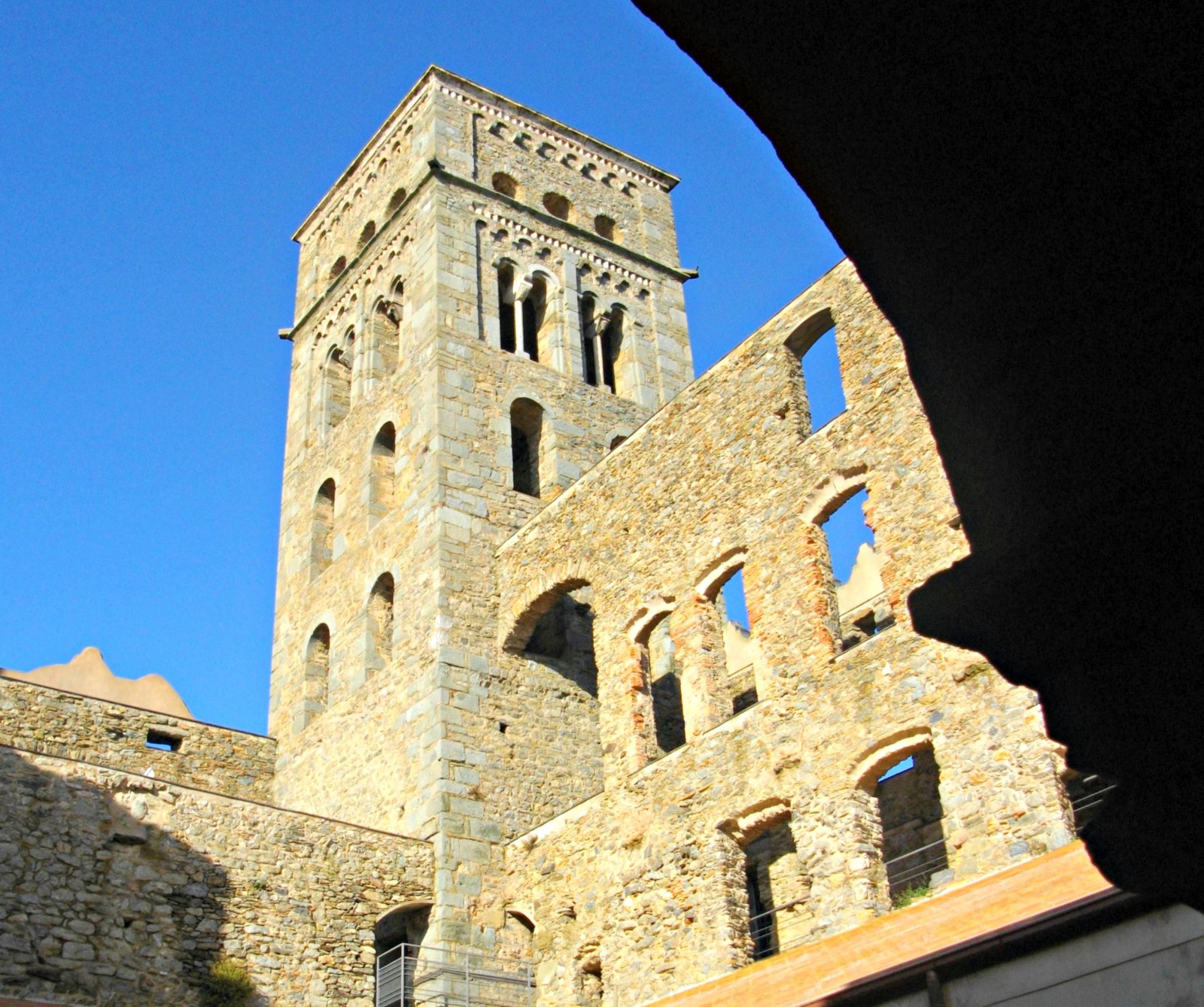 Wallpapers Constructions and architecture Religious Buildings abbaye (san pere de rodes : espagne)