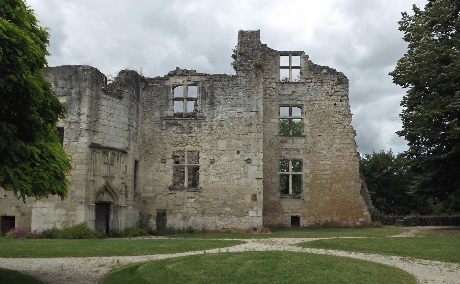 Fonds d'cran Constructions et architecture Ruines - Vestiges chteau Barrire